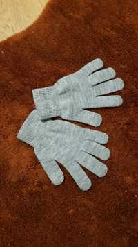 Szare zimowe rękawiczki