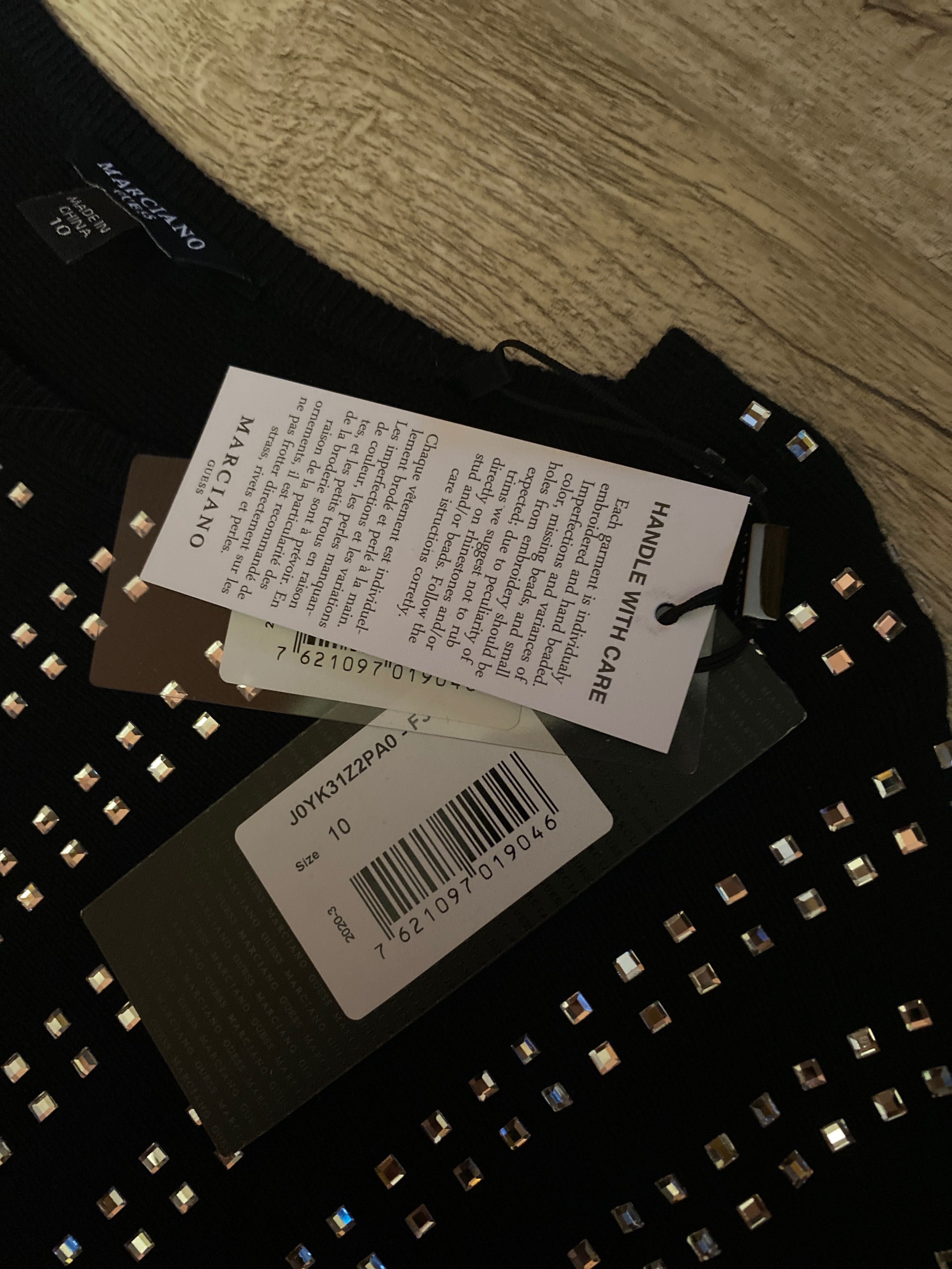 Сукня-туника Guess.