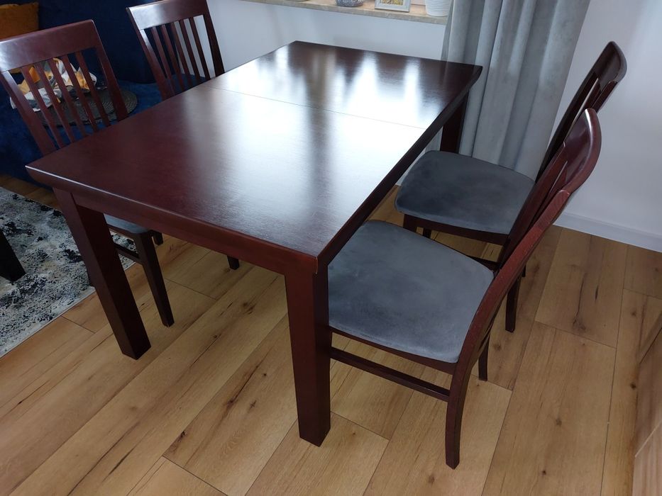 Stół rozkładany Paged Ibiza z 4 krzesłami