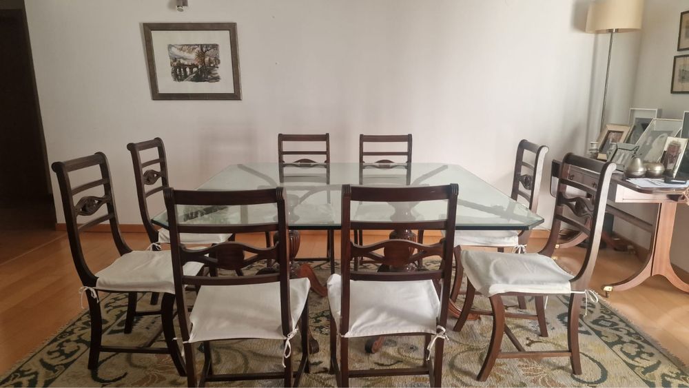Mesa quadrada em madeira e vidro recolha urgente