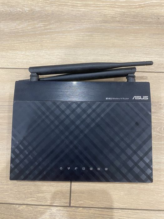 Роутер ASUS RT-N12.