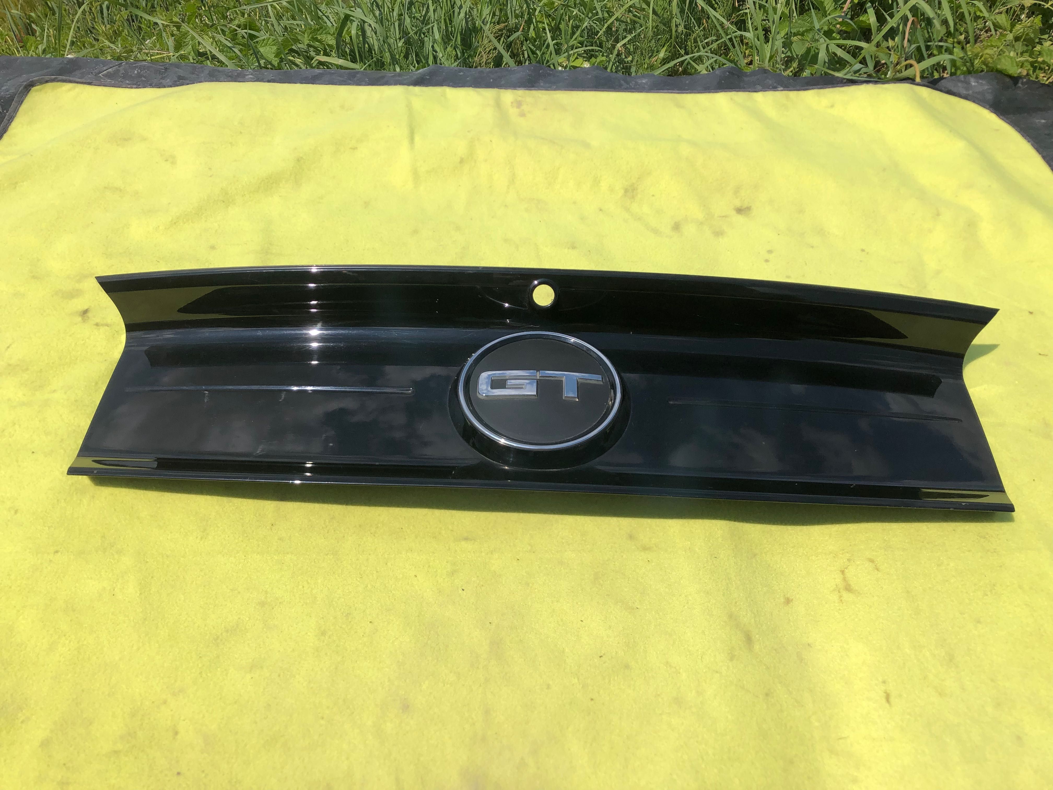 Решітка решетка значок кришки багажника ford mustang GT