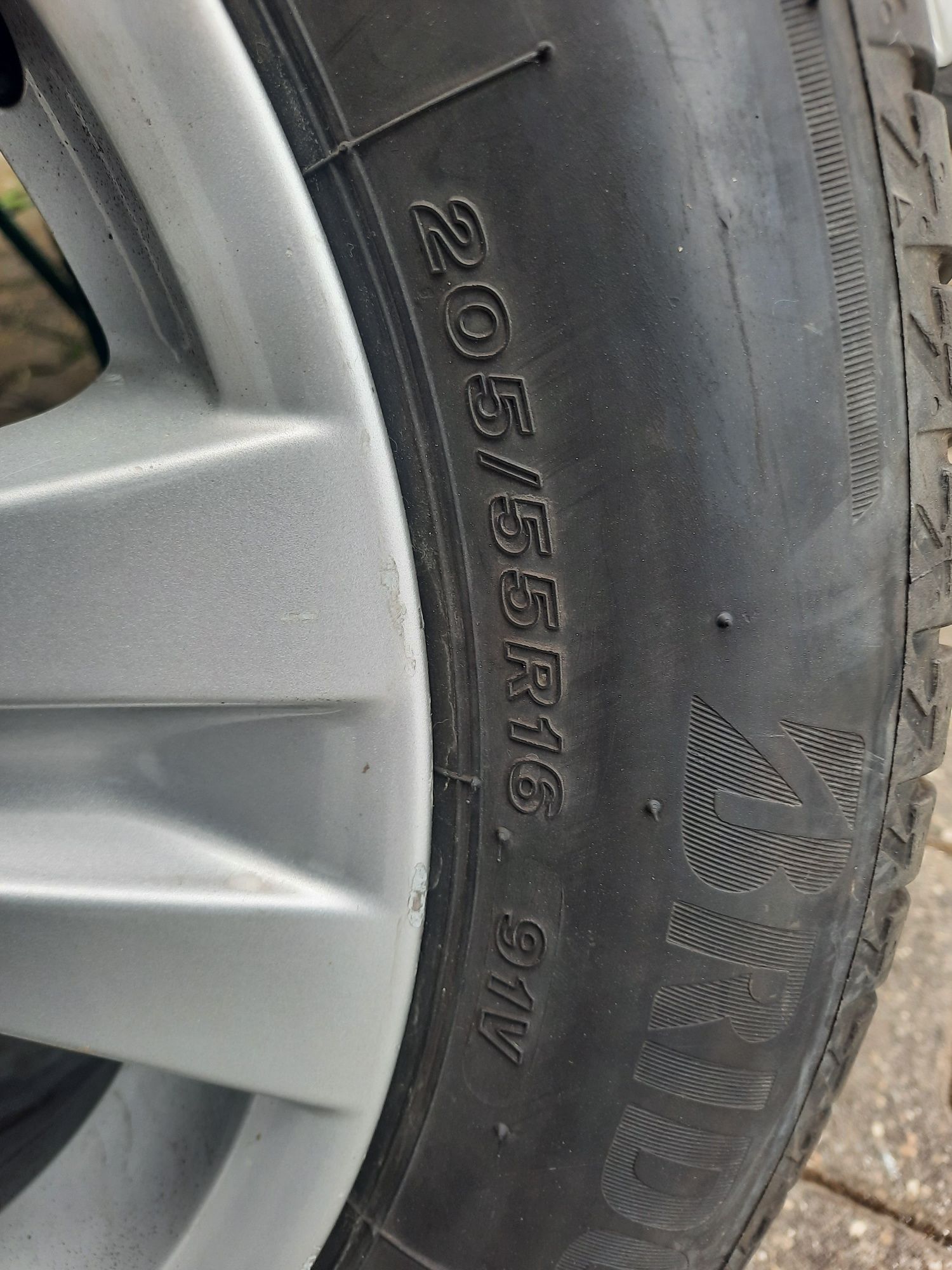 Vendo Jantes BMW a precisar de 4 pneus