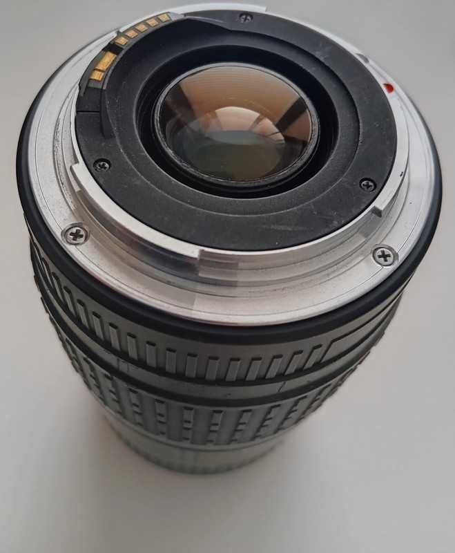 Sigma 70-300mm F4-5.6 DL Macro Super lens for Canon EF film camera