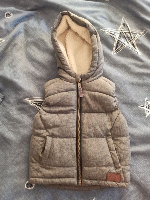 Курточка, желетка, безрукавка 9-12 м. Rebel