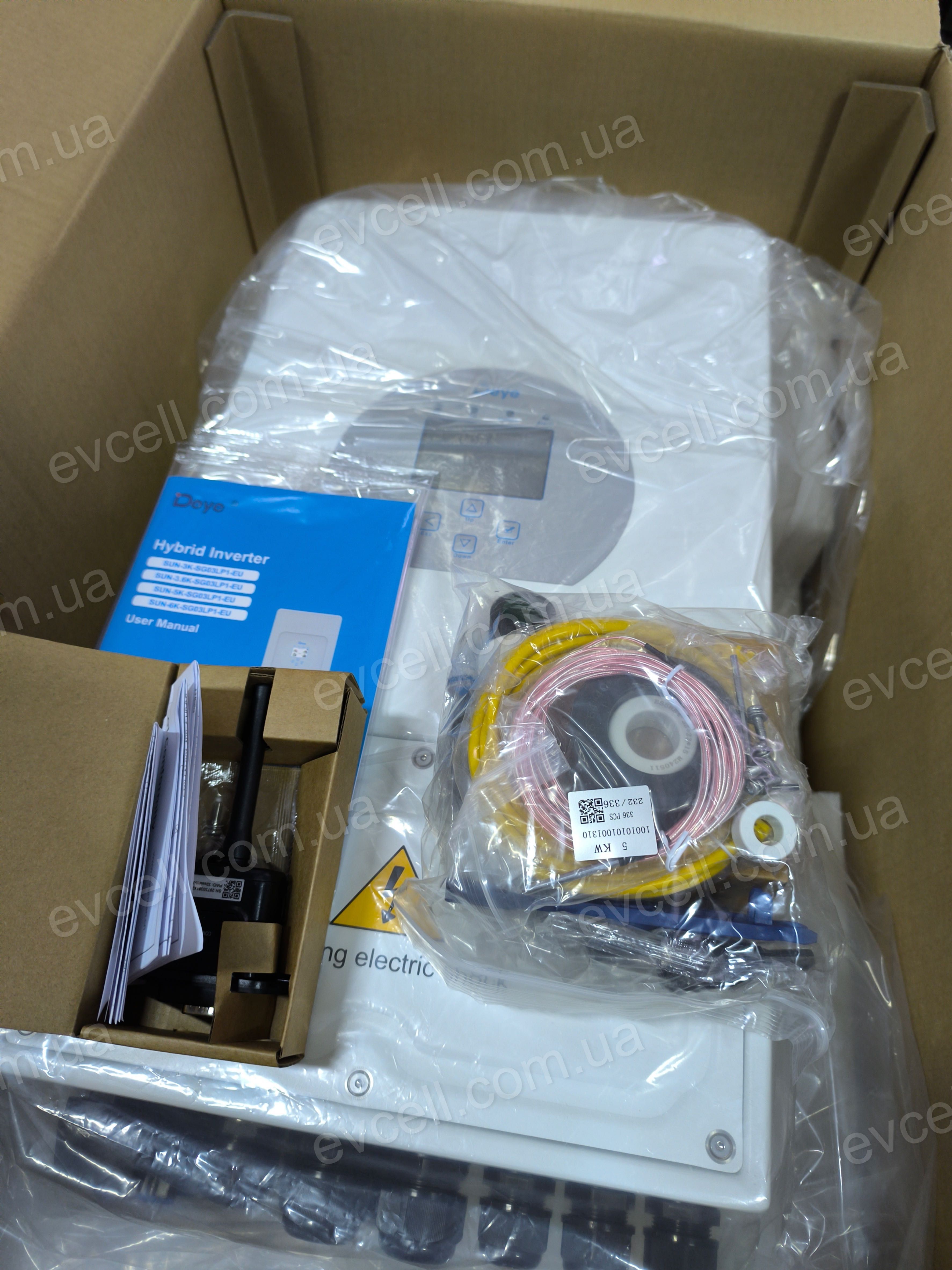 Гібридний інвертор Deye SUN-5K-SG03LP1-EU 5kW, 1Ф, 48V, Wi-Fi