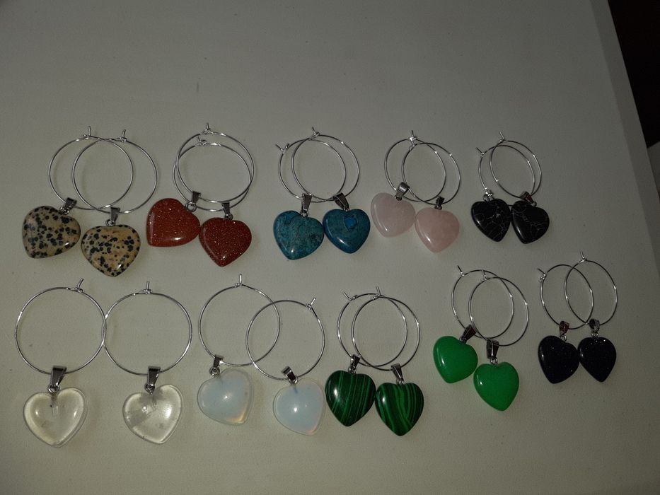 Brincos argolas com pedras naturais