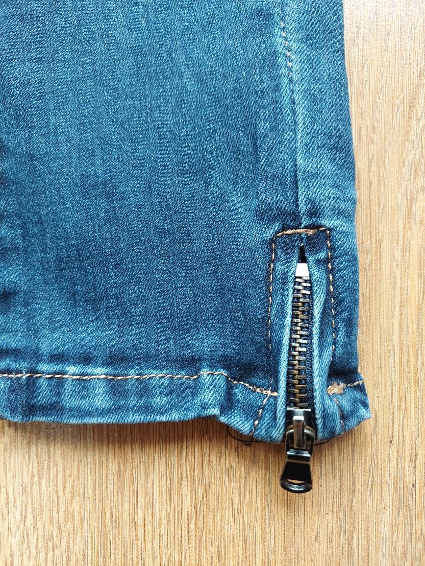 Spodnie jeansy skinny z zamkami