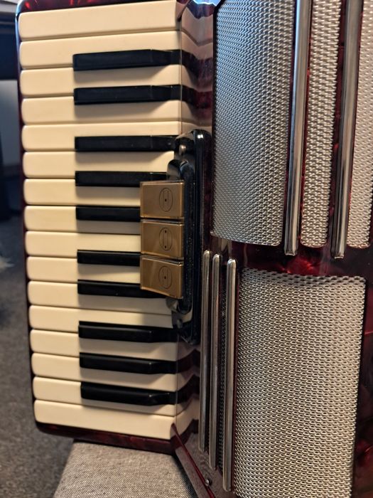 Akordeon włoski 32 basy