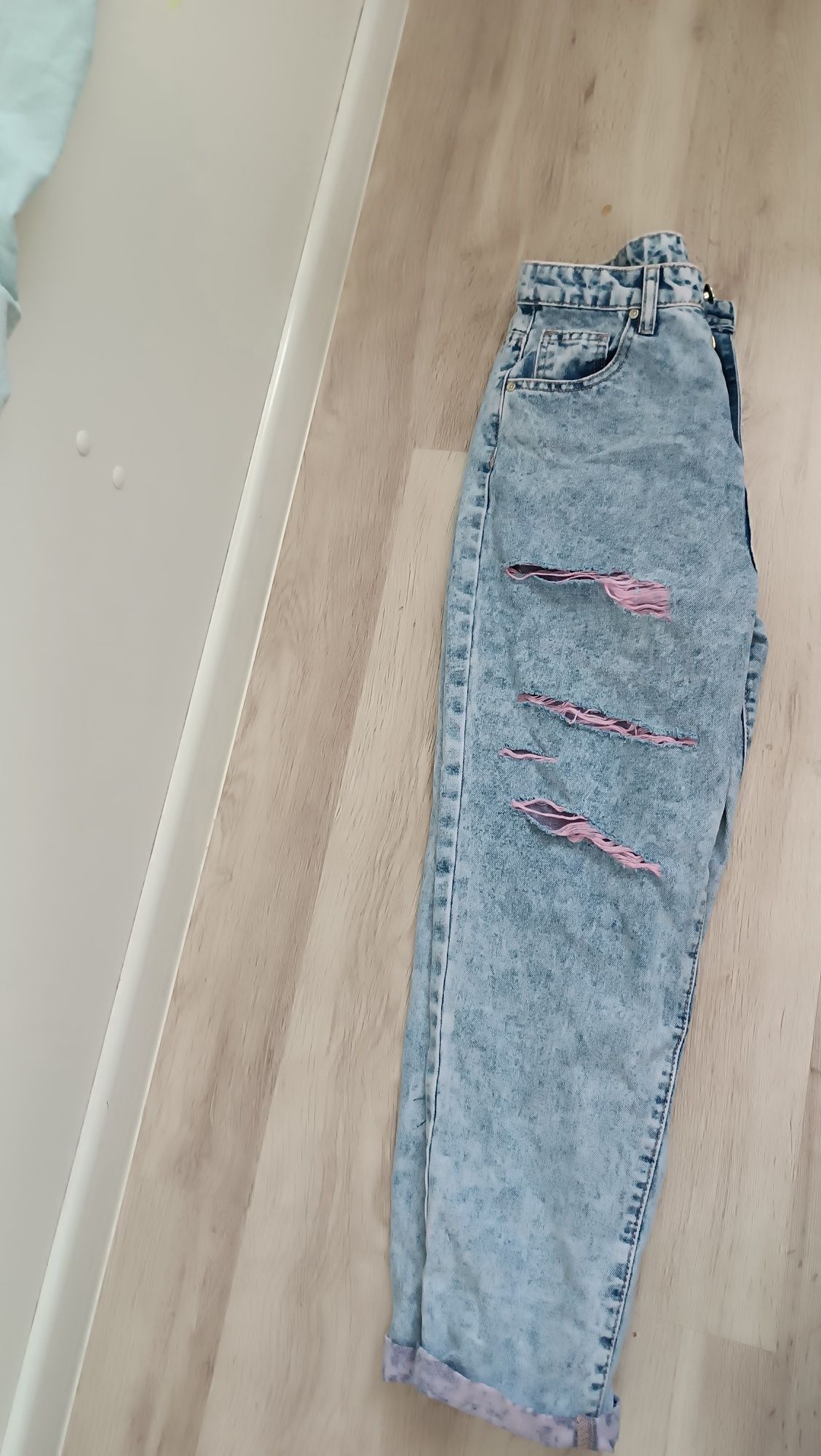 Jeansy mom fit s