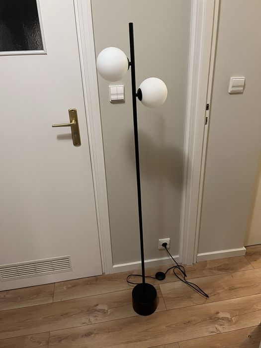 Czarna lampa podłogowa Kayle home&you industrialna czarna metal szkło
