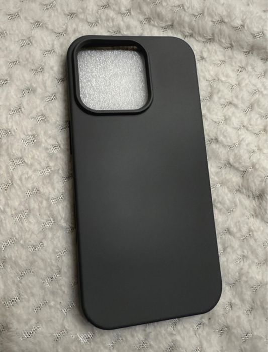 Szare etui iphone 16 pro