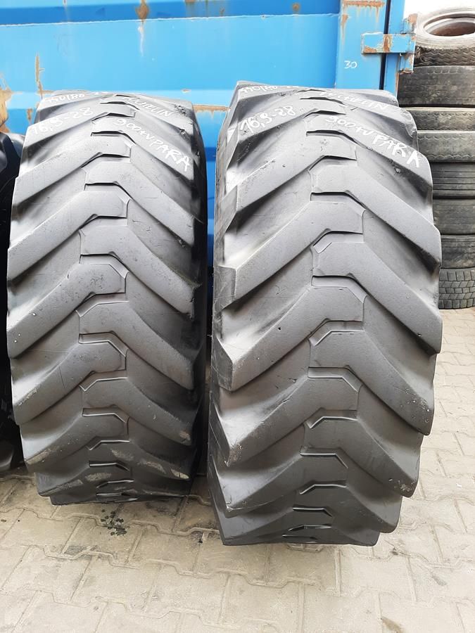 2x Opona używana przemysłowa 16.9-24 ; 440/80-28 MICHELIN 450zł W4376