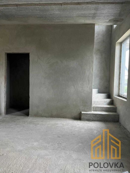 Продаж 2-поверхового дуплексу, Садовий