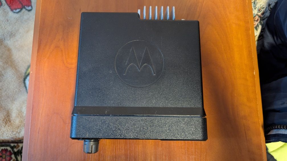 Motorola DM4400e. UHF