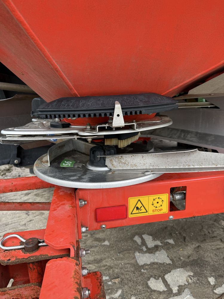 Rozsiewacz nawozu RAUCH AXIS H 50.2 EMC+W AXMAT