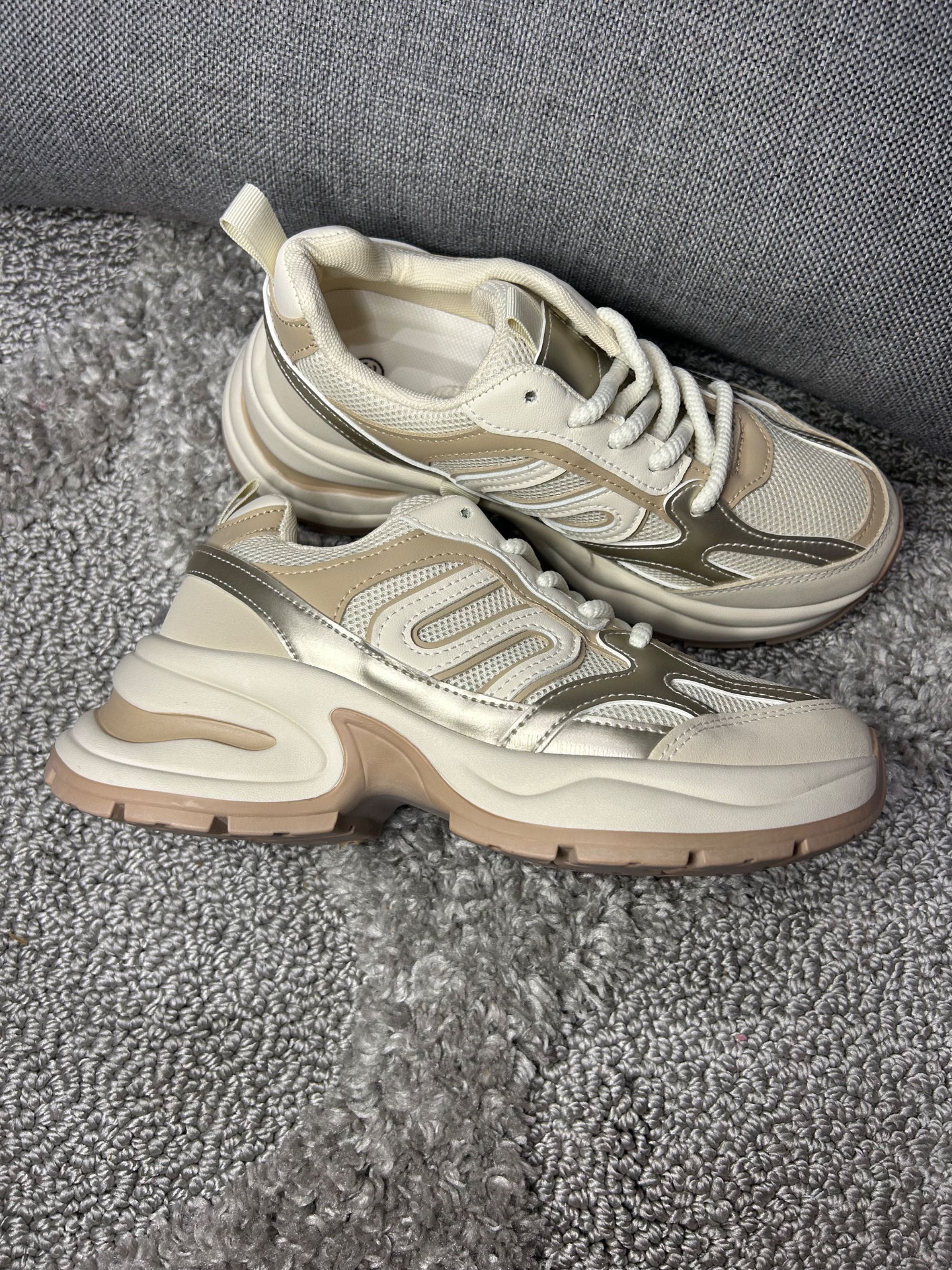 Beżowe sneakersy damskie