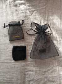 Woreczek sakiewka na biżuterię czarny markowy tiulowy tiul Mango Solar