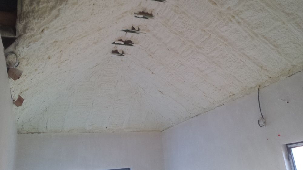 Izolacje Natryskowe, Ocieplenie pianą PUR