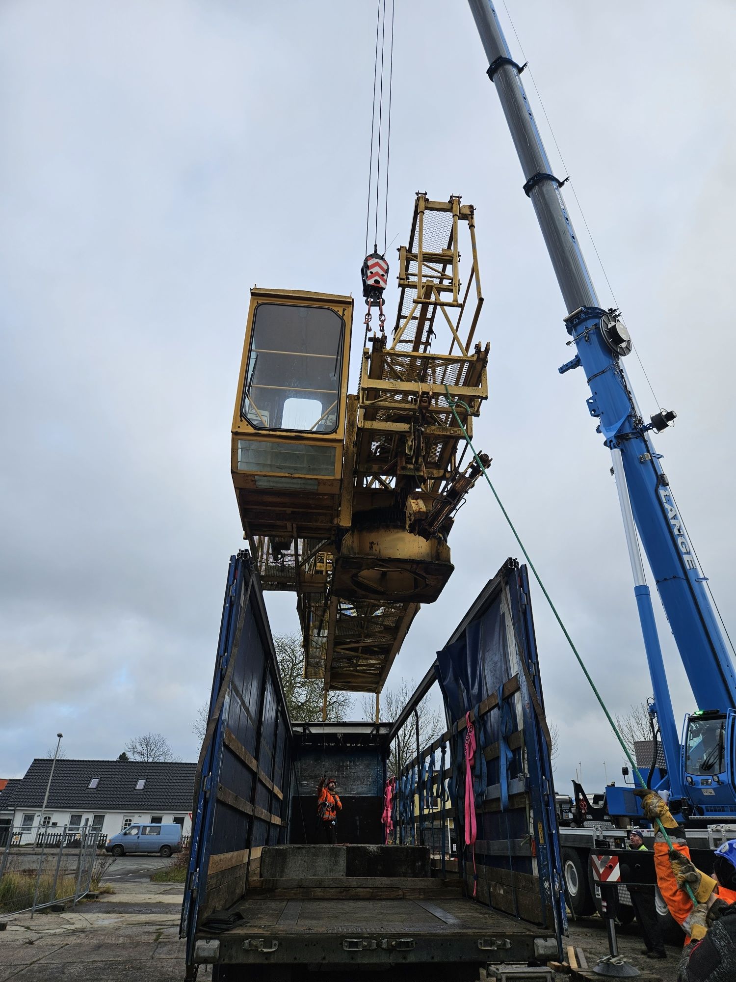 Продам Liebherr 71 EC