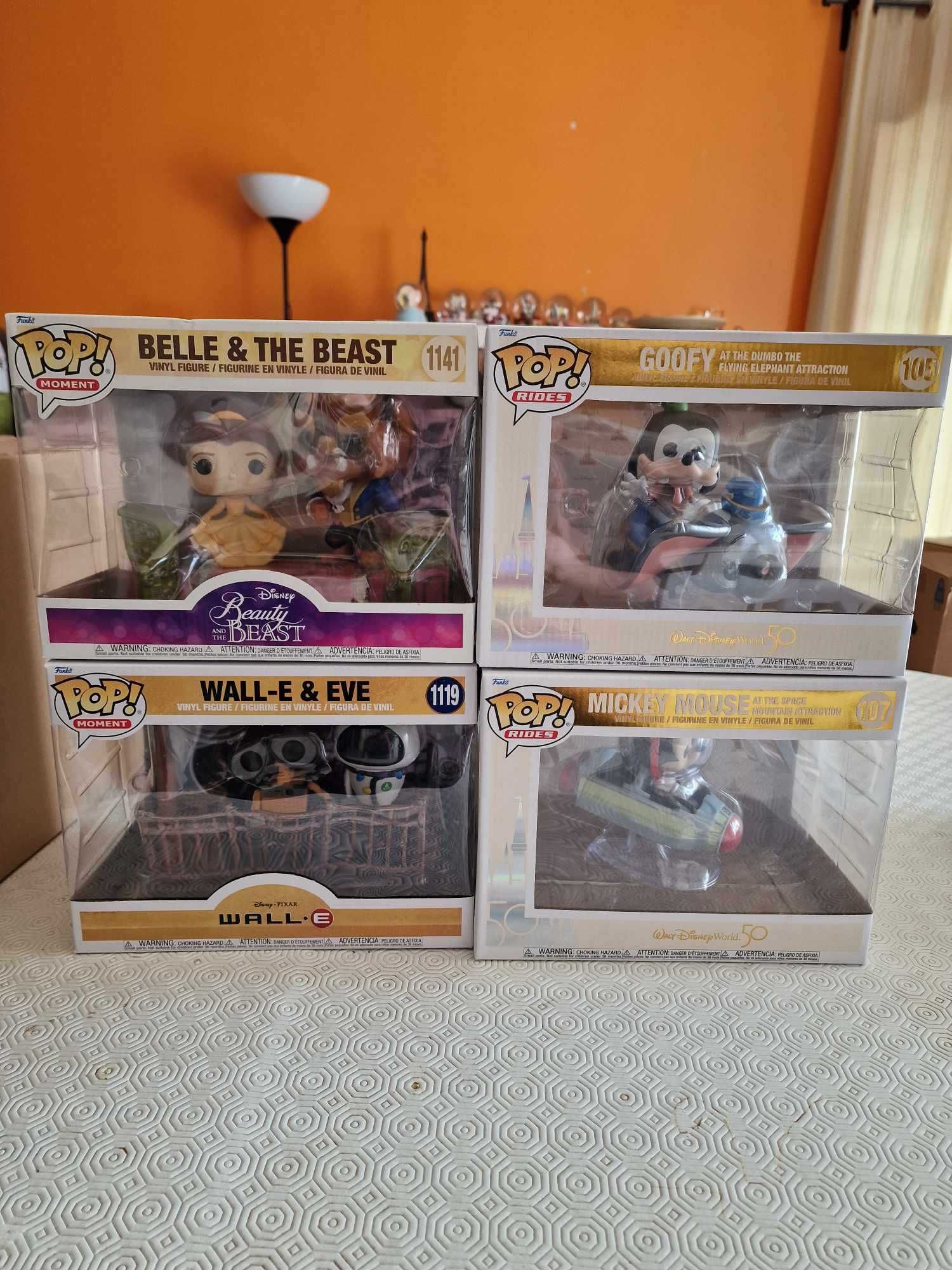 Funko Pop's Disney Movie Moments e Funko Town