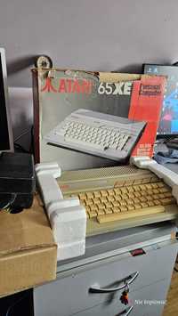 Stary Komputer Atari 65XE plus box zasilacz