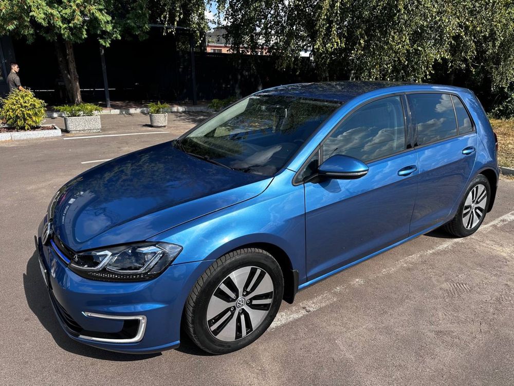 Продам Volkswagen E-GOLF
