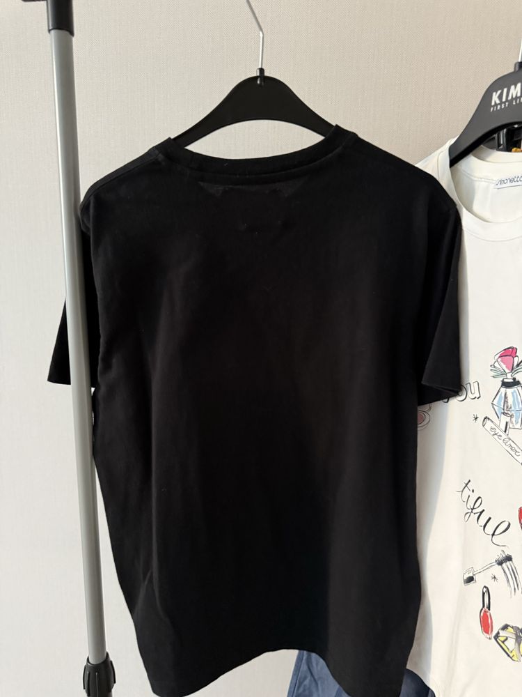 Продам футболку на девочку фирмы off white
