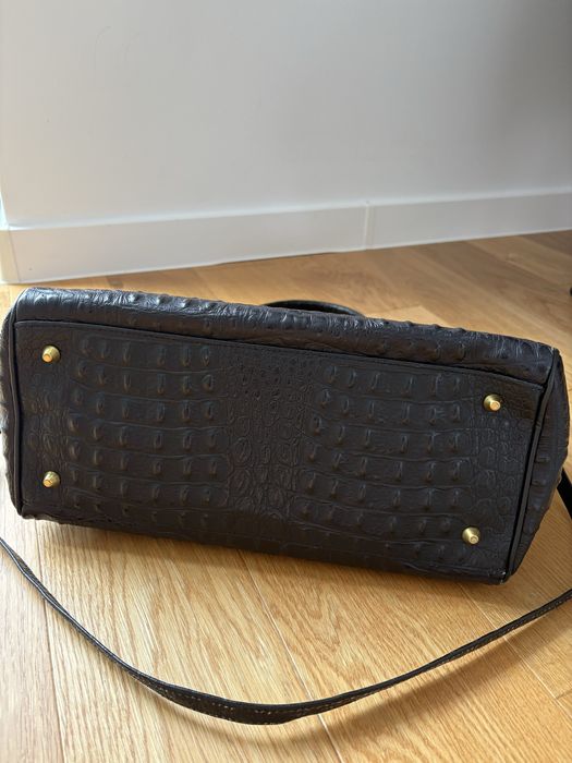 Czarna skórzana torba