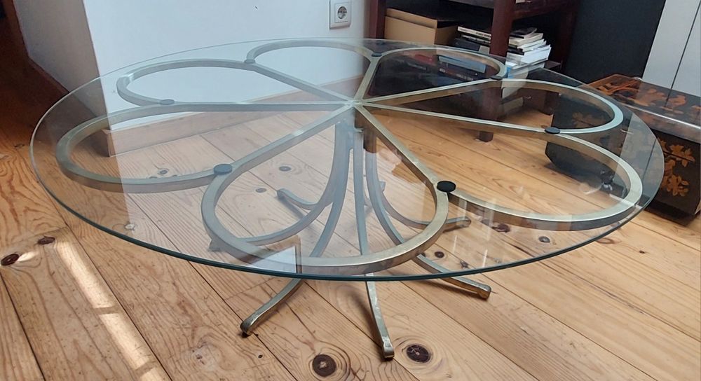 Mesa de vidro e ferro
