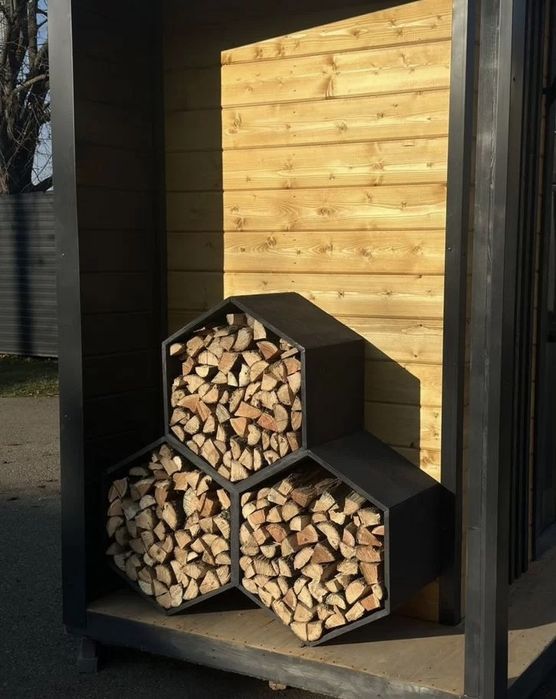 Сарай хоз блок з дровником у стилі лофт