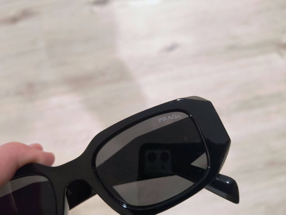 Okulary przeciwsłoneczne PRADA