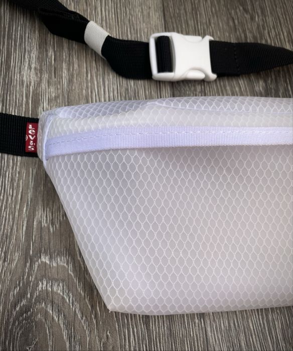 Бананка LEVIS Originals