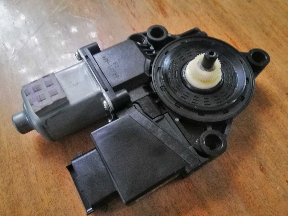 Продам моторчик стеклопiдйомника КIA Optima/K5