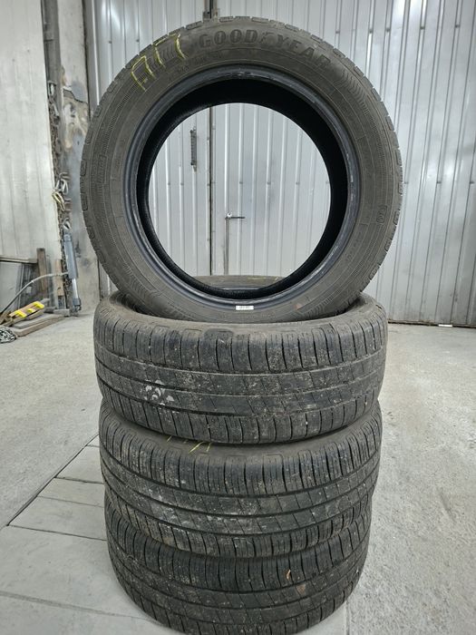 Продам гуму Goodyear EfficientGrip Performance 205/55 R17 91 V