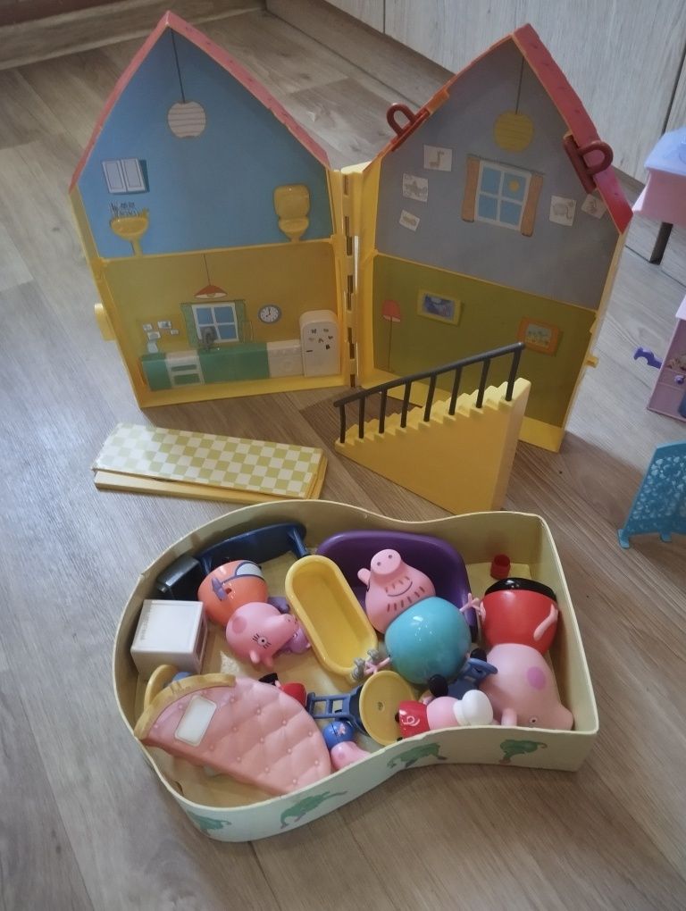 Продам игрушки ,все вместе 2000 грн..