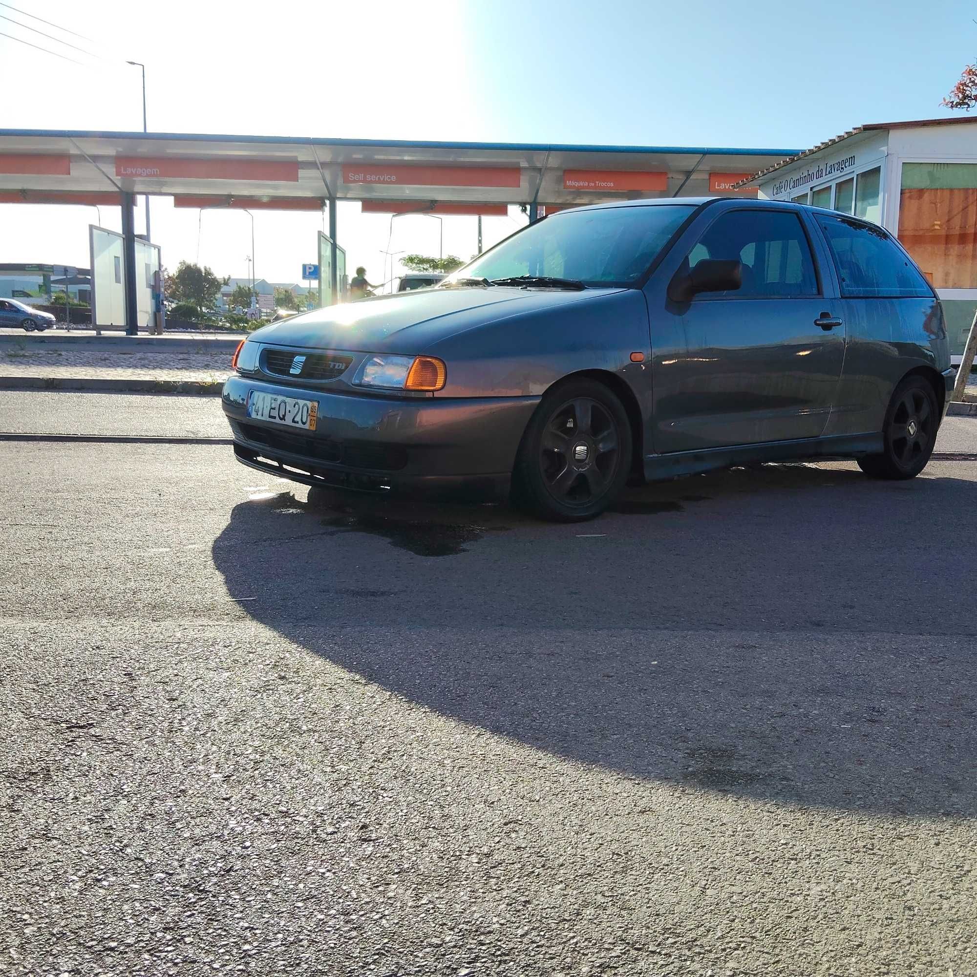 SEAT 6k 5 lugares