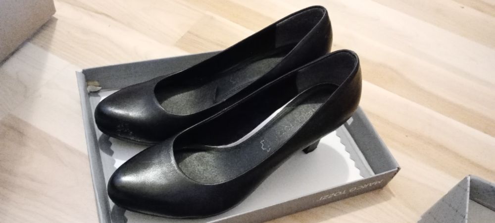 Buty na obcasie r 39