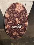 Skimboard drewniany dla cięższej osoby.
