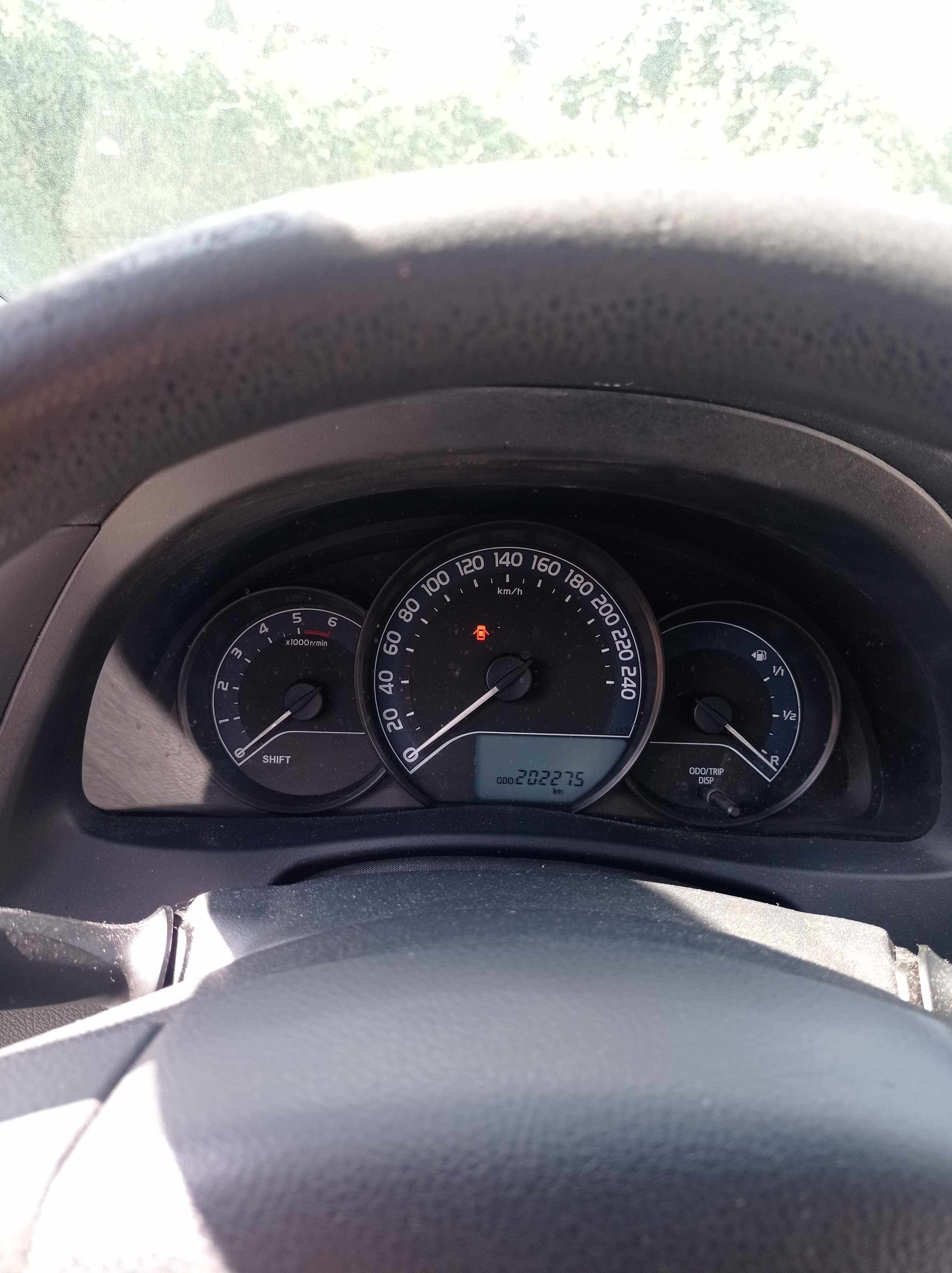Toyota AURIS 1.4 D4D 90 KM