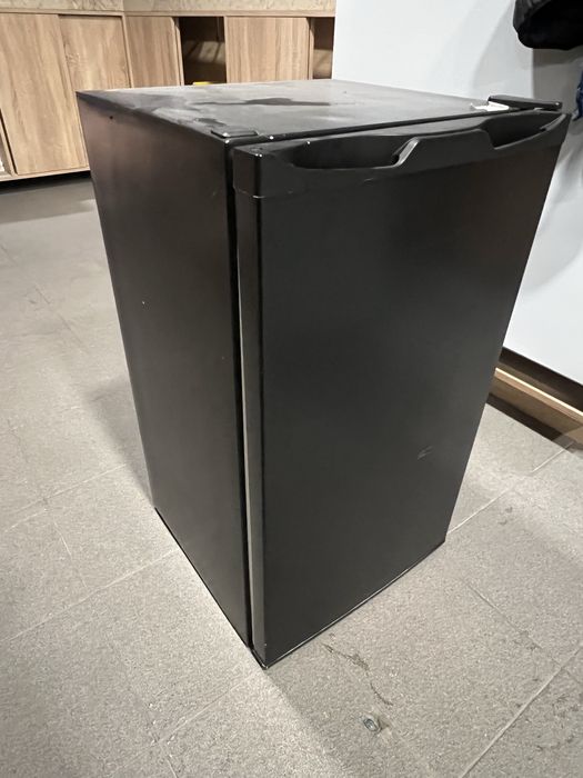 Frigobar 85L semi novo