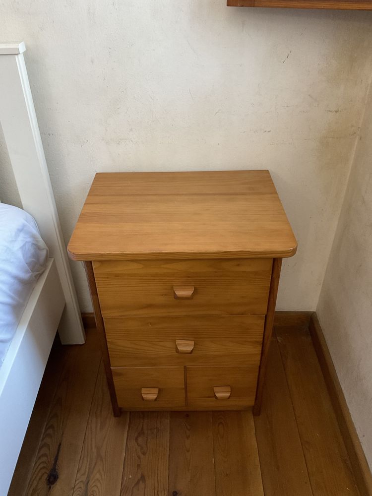 Mesa de Cabeceira