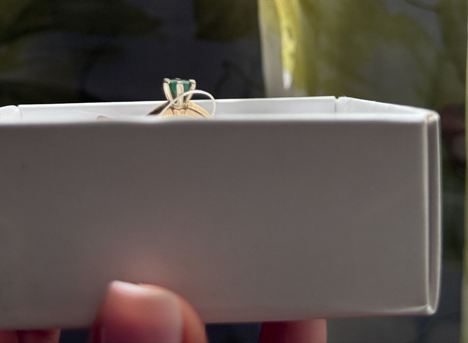 Золота каблучка з смарагдом 585 кольцо с изумрудом 16,5 мальва