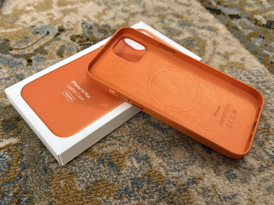 Apple Leather Case Orange MPPF3ZM/A oryg. skórzane etui na iPhone 14+