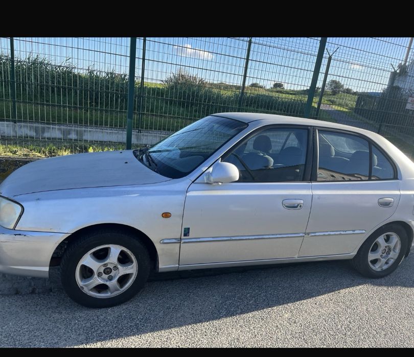 HYUNDAI accent charme