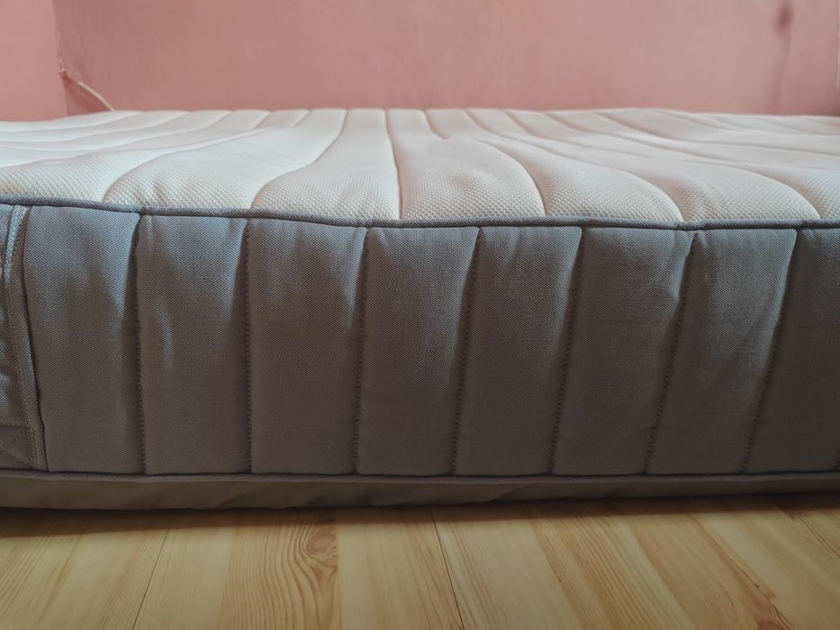 Materac  firmy IKEA VALEVÅG 160x200