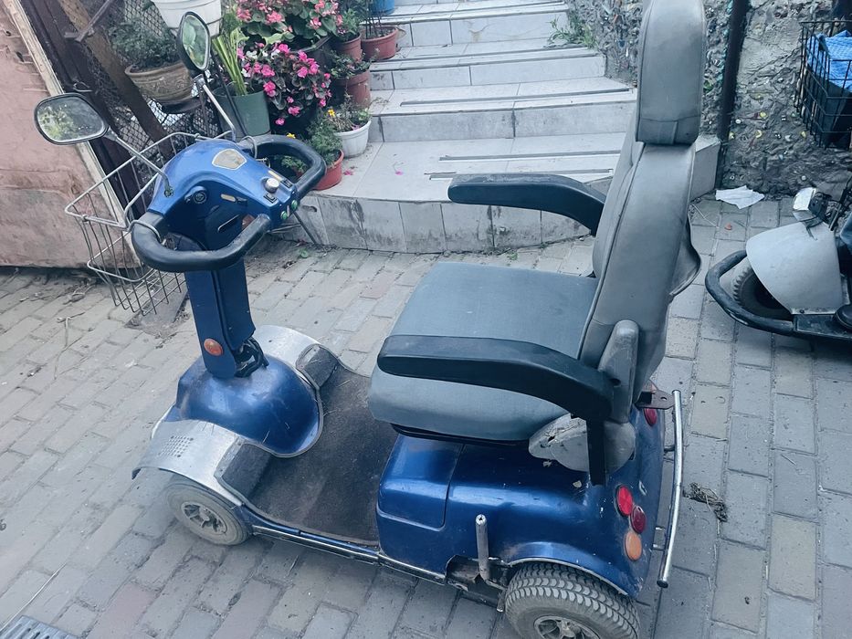 Електричний інвалідний візок