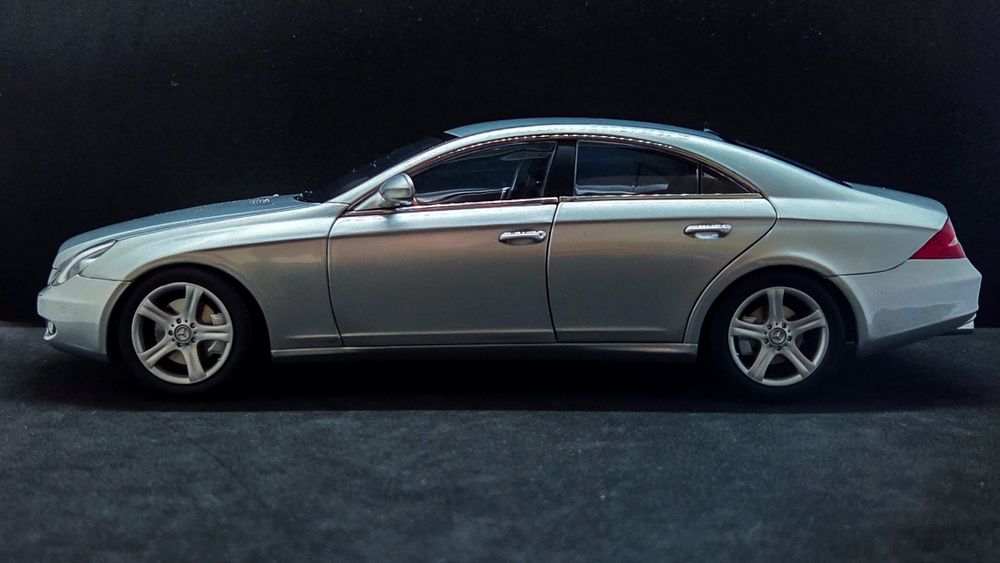 1:18 Kyosho Mercedes - Benz CLS W219