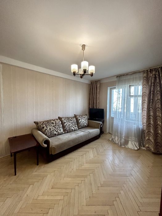 Оренда 2к  вул. Левка Лук‘яненка 2 метро Мінська