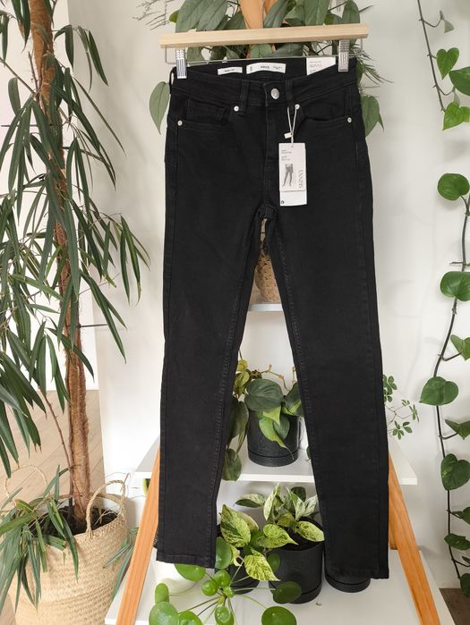 Dżinsy nowe z metką Mango czarne push up